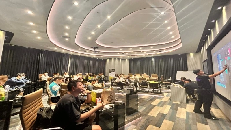 專業導師在 Ultima Markets講座上教學 - ultima markets 